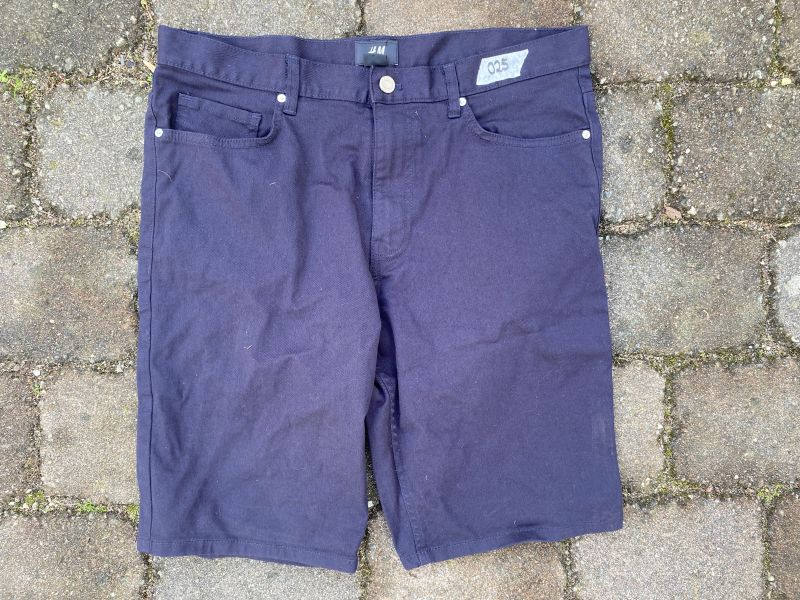 [025] Shorts, blau